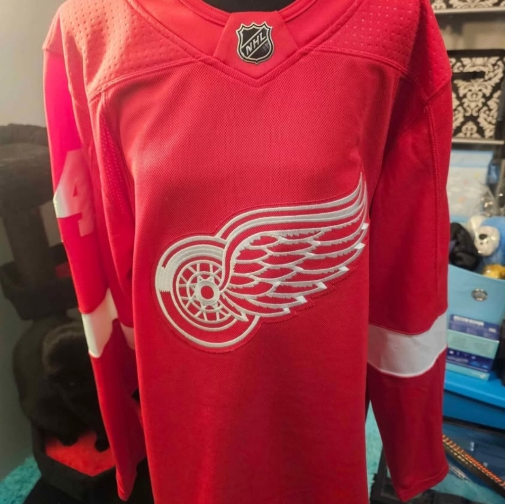 Gus Nyquist Signed Jersey